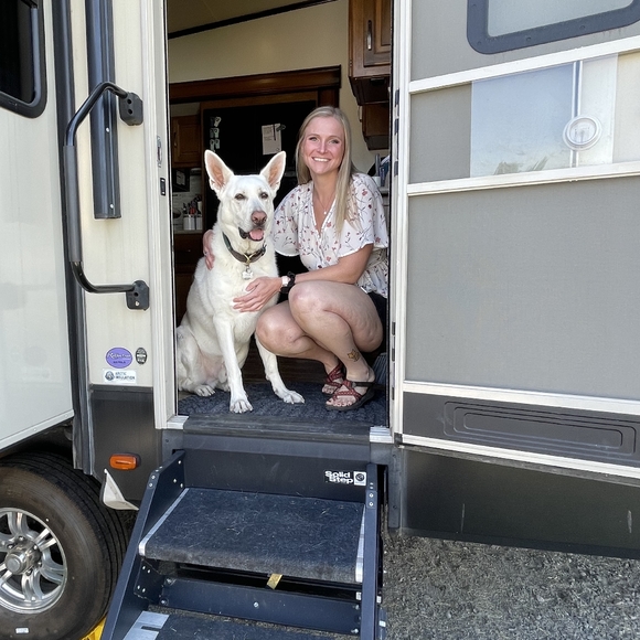 Meet your Posher, Caroline - Picture 1 of 1